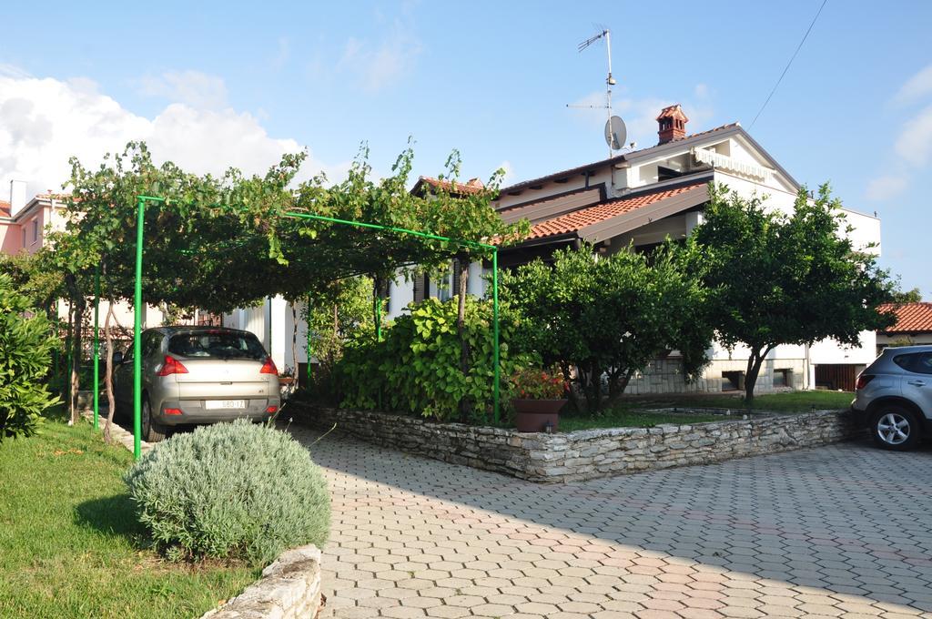 Franko Apartmani Zambratija  Ngoại thất bức ảnh