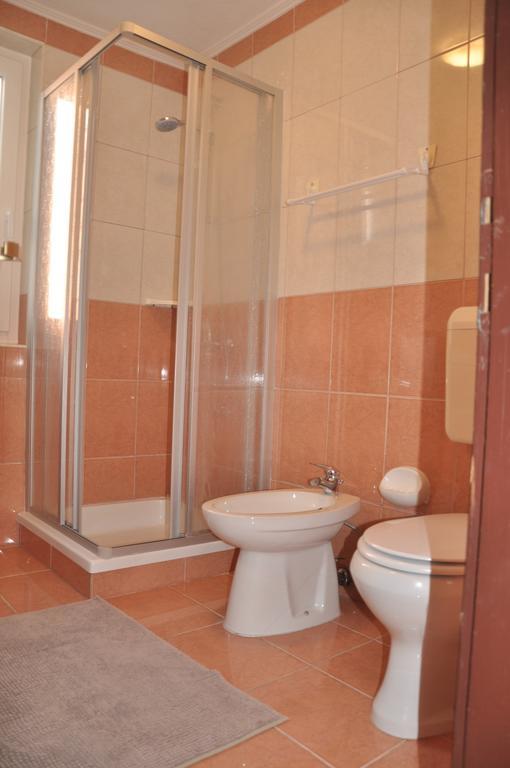 Franko Apartmani Zambratija  Ngoại thất bức ảnh