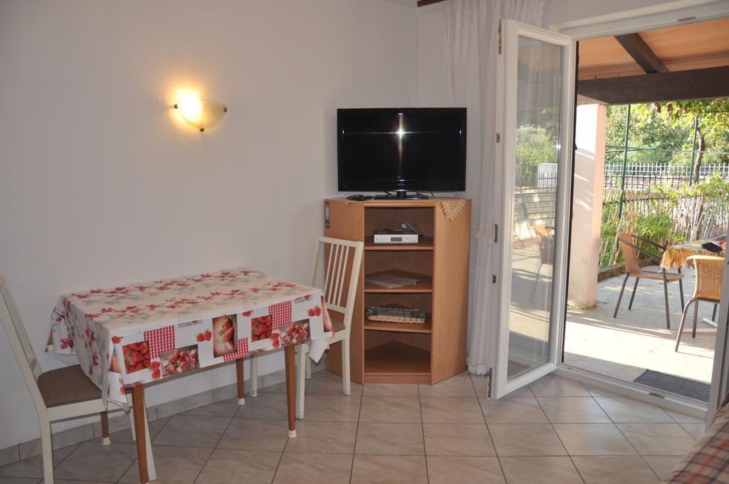 Franko Apartmani Zambratija  Ngoại thất bức ảnh